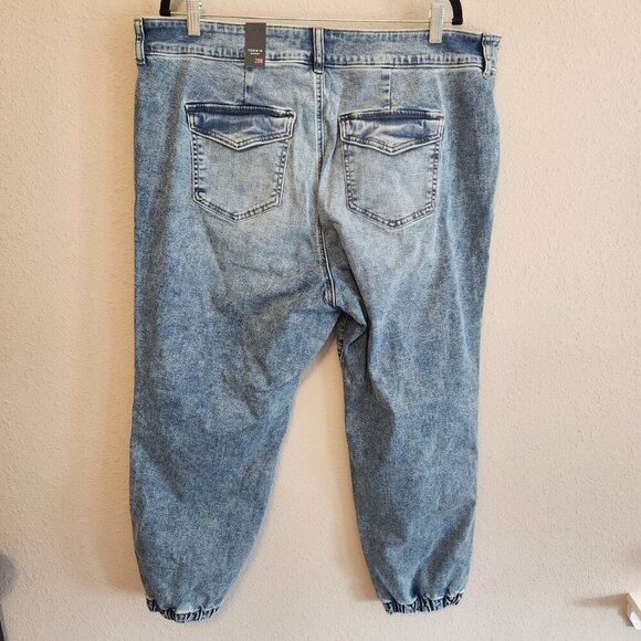 Torrid Jogger Super Soft Mid-Rise Jeans NWT Size 20 - Picture 8 of 11